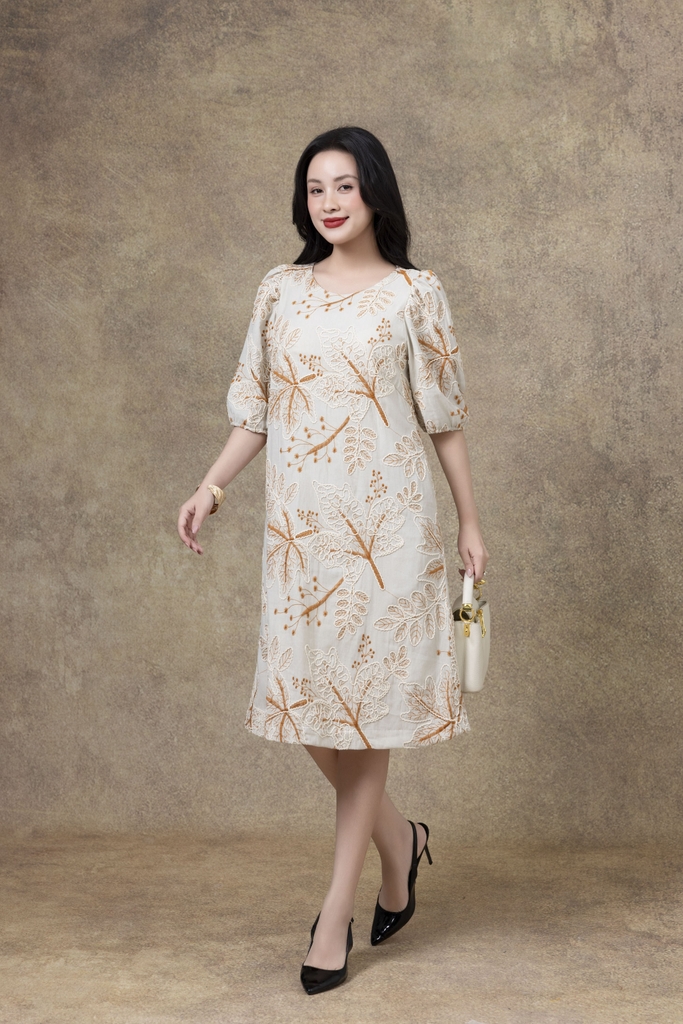 SWANLAKE | Váy Đầm Nữ Midi Phom A Tay Bí Lỡ Phồng Cổ Tròn Vải Đũi Thêu Hoa Dự Tiệc Công Sở D13292LW01