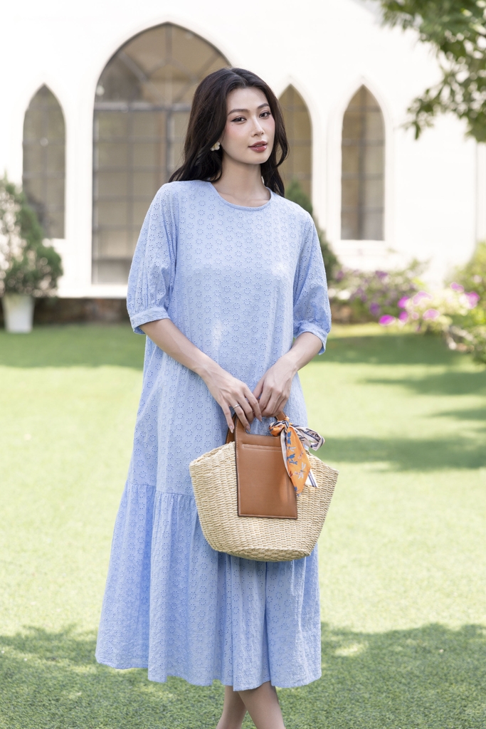 SWANLAKE | Váy Đầm Nữ Maxi Suông Đuôi Cá Vải Cotton Thêu Đục Lỗ 2 Lớp Có Túi Du Lịch Đi Biển D11522