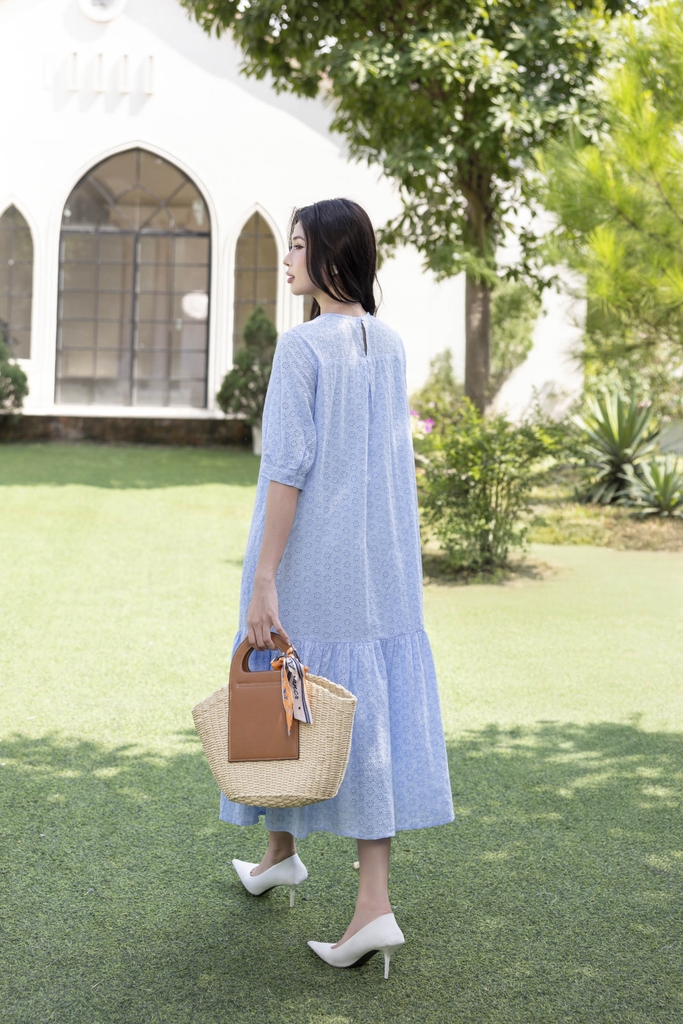 SWANLAKE | Váy Đầm Nữ Maxi Suông Đuôi Cá Vải Cotton Thêu Đục Lỗ 2 Lớp Có Túi Du Lịch Đi Biển D11522