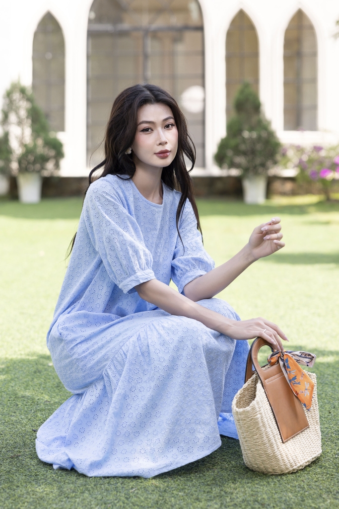 SWANLAKE | Váy Đầm Nữ Maxi Suông Đuôi Cá Vải Cotton Thêu Đục Lỗ 2 Lớp Có Túi Du Lịch Đi Biển D11522