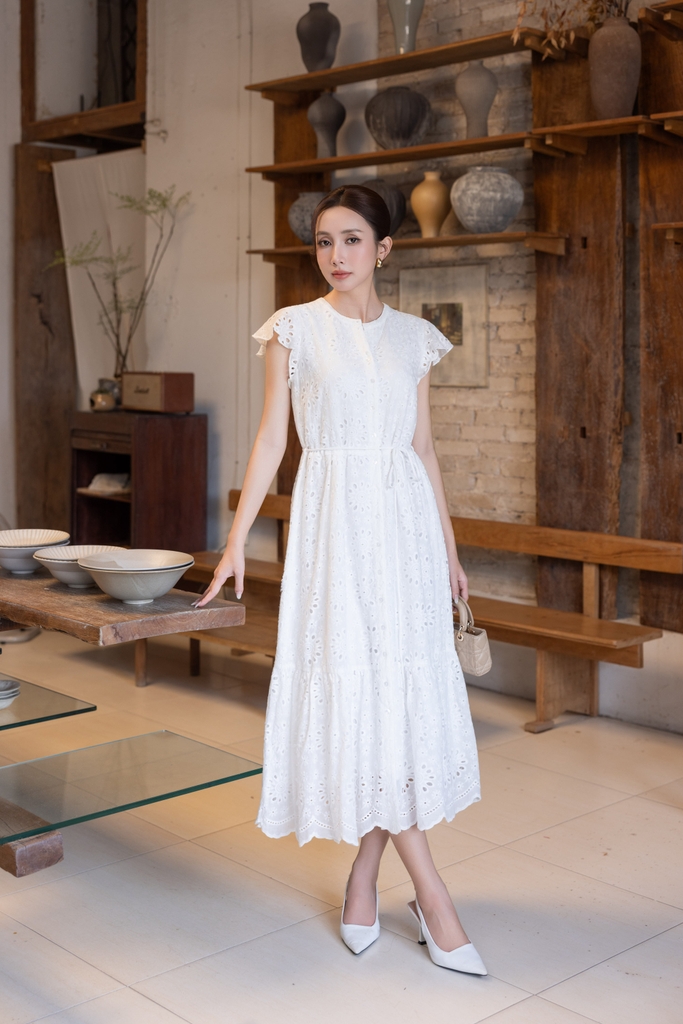 SWANLAKE | Váy Đầm Nữ Maxi Đuôi Cá Vải Cotton Thêu Đục Lỗ Cổ Trụ Cài Nút Dây Thắt Eo Công Sở D13658LW01