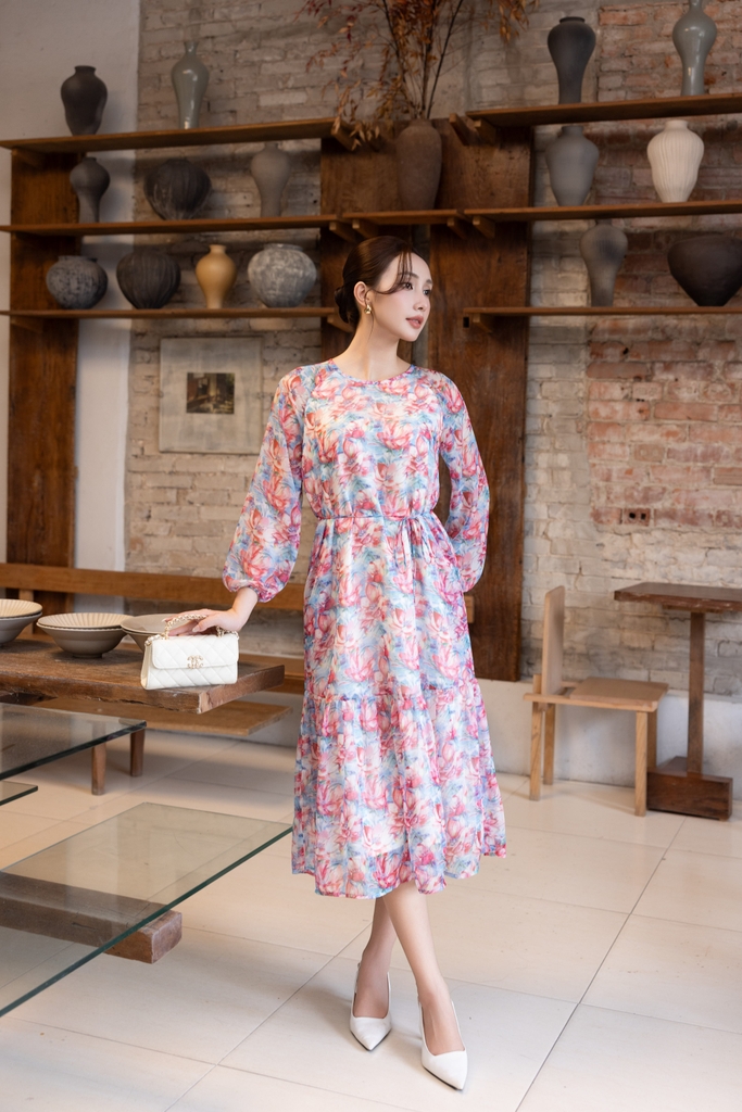 SWANLAKE | Váy Đầm Nữ Maxi Suông 2 Lớp Cổ Tròn Tay Dài Dây Thắt Eo Vải Tơ In Hoa Đi Biển Hè D13653LW01
