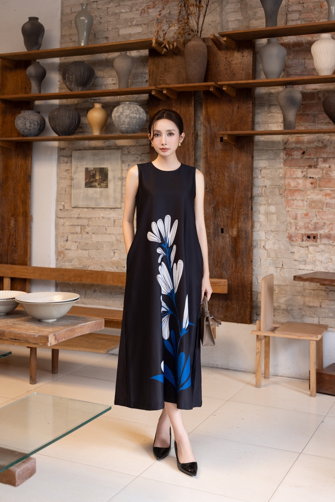 SWANLAKE | Váy Đầm Nữ Maxi Suông Cổ Tròn Sát Nách In Hoa Vải Lụa Dày Đi Biển Du Lịch Hè D12095LW14