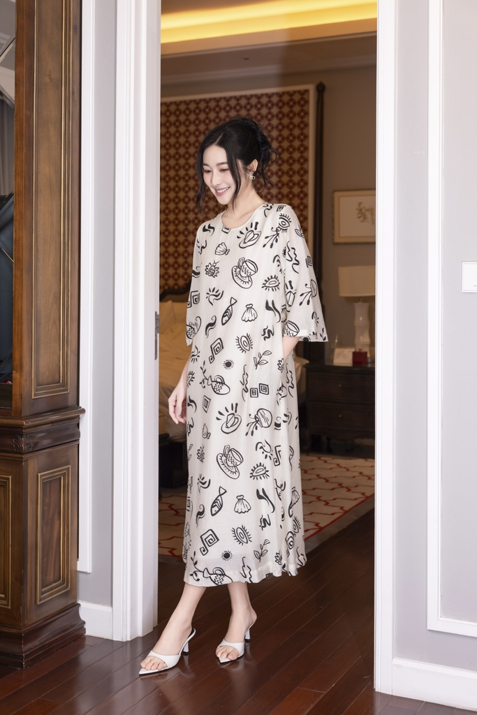 SWANLAKE | Váy Đầm Nữ Maxi Suông Tơ In Họa Tiết Hè Lót Cotton Tay Lỡ Cổ Tròn Có Túi Du Lịch D12838LW01