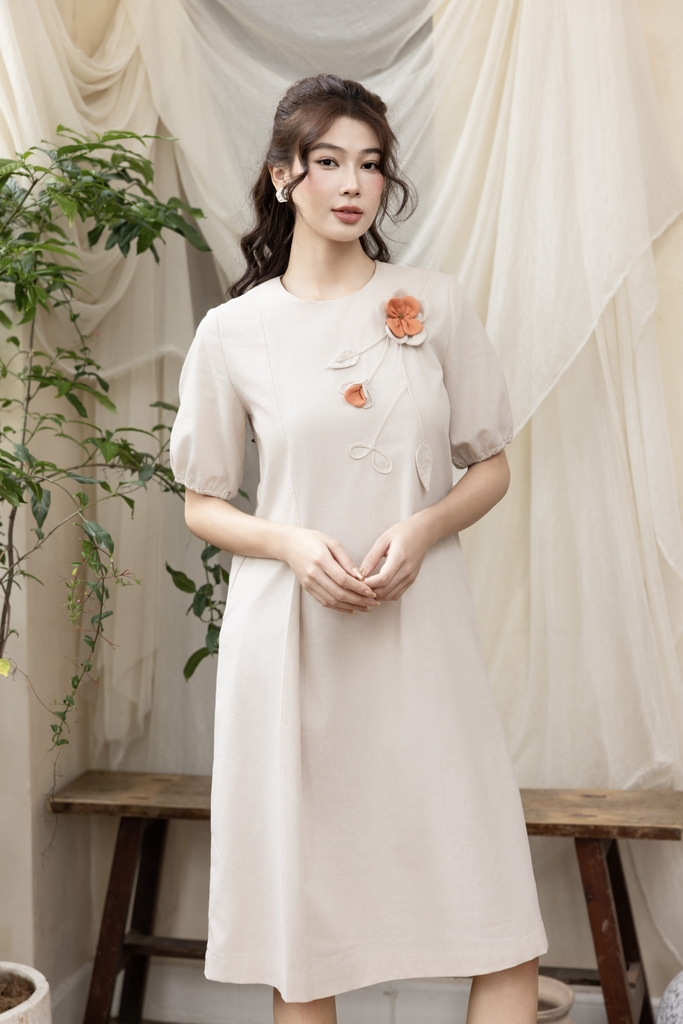 Swanlake | Váy Đầm Phom Suông Dài Qua Gối Linen Đính Hoa 3D - D12426LW01