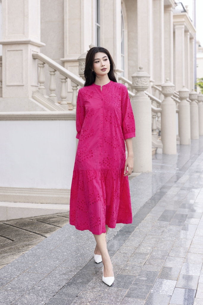 SWANLAKE | Váy Đầm Nữ Maxi Suông Đuôi Cá Cài Nút Linen Thêu Đục Lỗ Tay Bí Lỡ Du Lịch Biển Hè D12761LW01