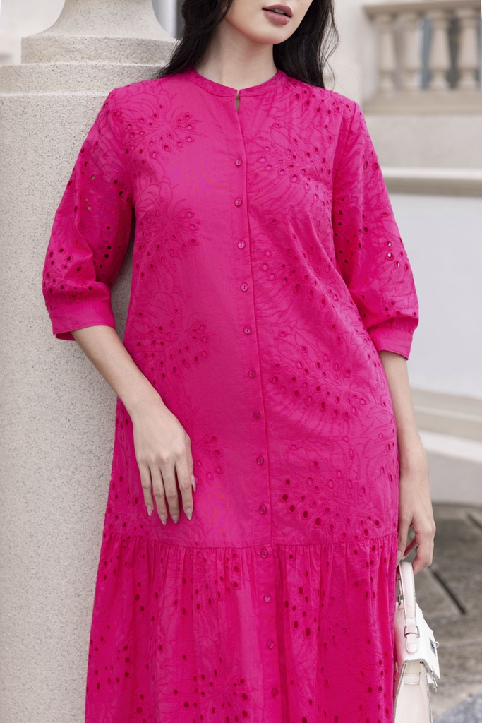 SWANLAKE | Váy Đầm Nữ Maxi Suông Đuôi Cá Cài Nút Linen Thêu Đục Lỗ Tay Bí Lỡ Du Lịch Biển Hè D12761LW01