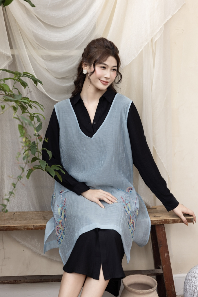 Swanlake | Váy Đầm Phom A Hai Lớp Rời Chất liệu Lụa Hàn Áo Ngoài Xốp Hàn Thêu Hoạ tiết - D12310LW01