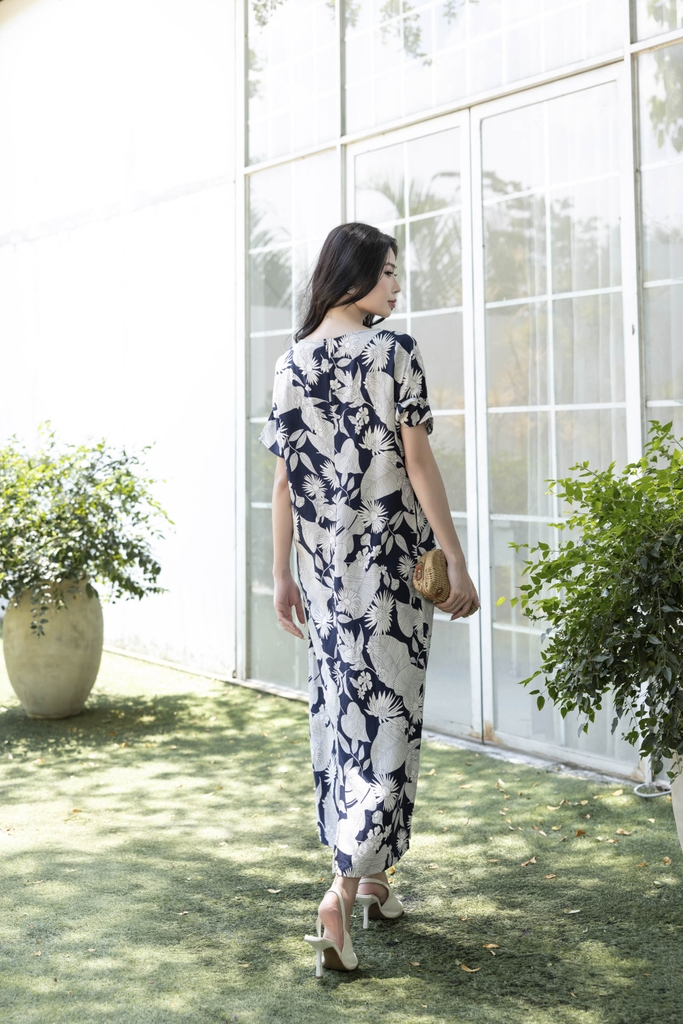 SWANLAKE | Váy Đầm Nữ Maxi Suông Vải Linen In Hoa Hè Cổ Thuyền Tay Ngắn Xẻ Tà Có Túi Du Lịch D12689LW01