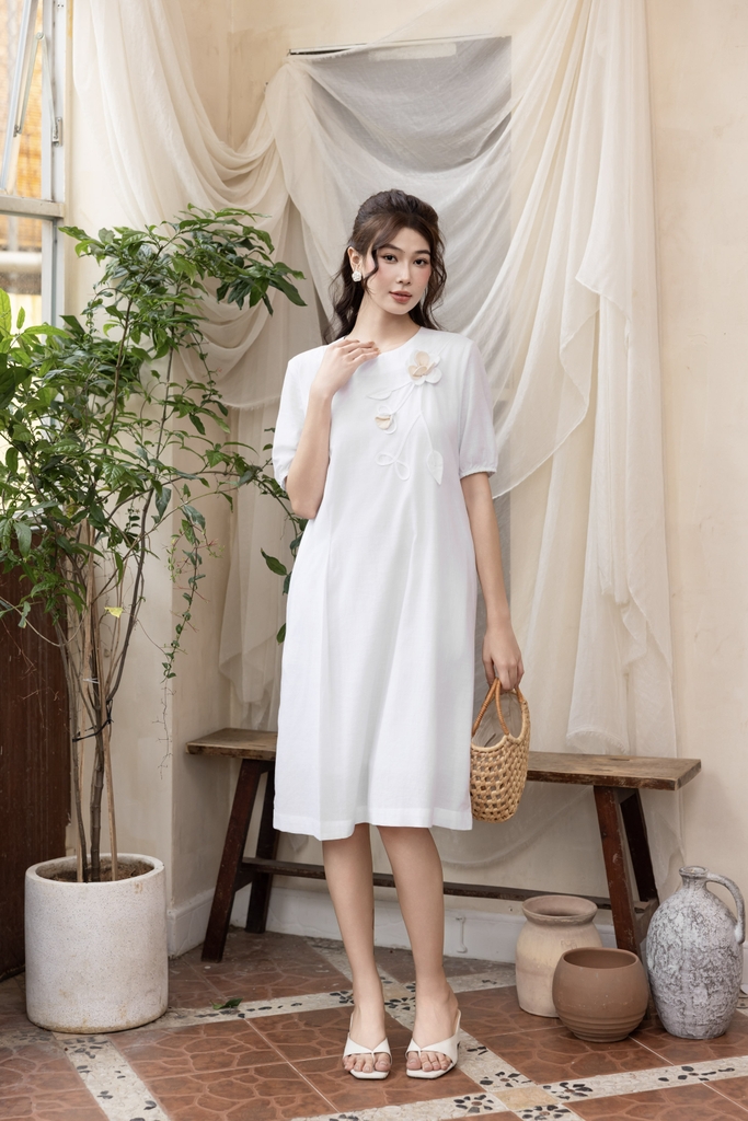 Swanlake | Váy Đầm Phom Suông Dài Qua Gối Linen Đính Hoa 3D - D12426LW01