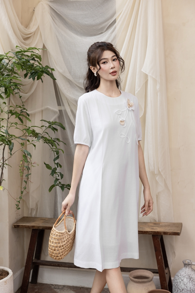 Swanlake | Váy Đầm Phom Suông Dài Qua Gối Linen Đính Hoa 3D - D12426LW01