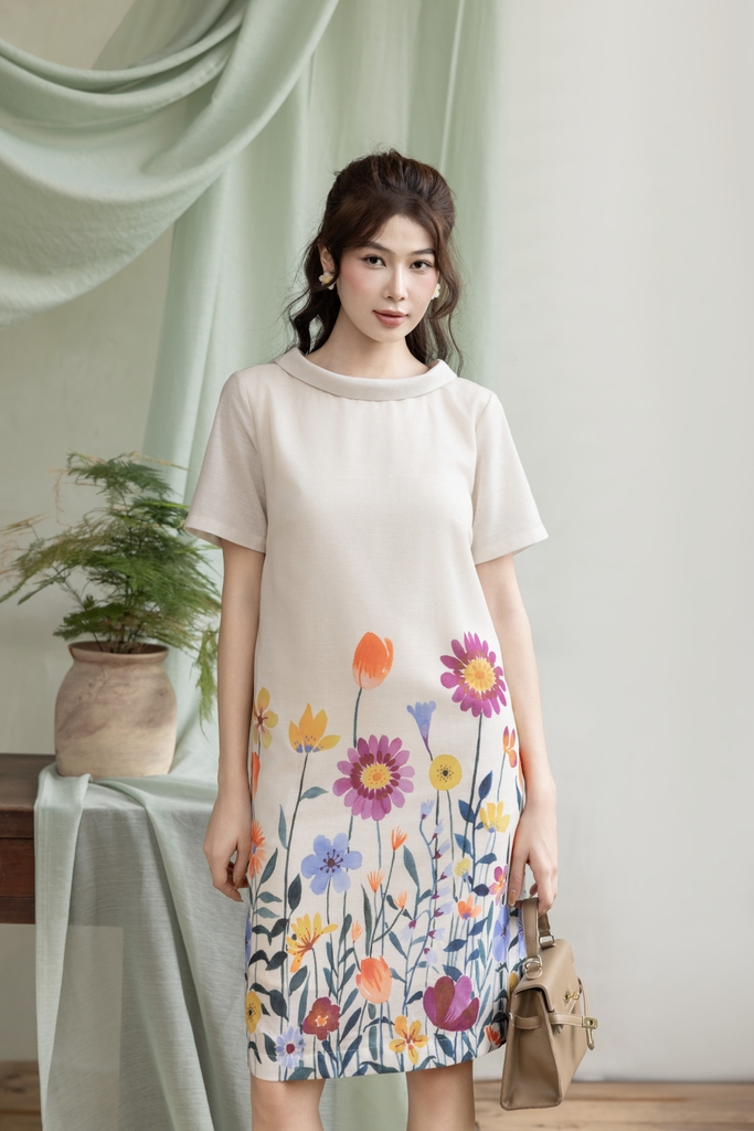 Swanlake | Váy Đầm Phom A Tay Ngắn Cổ thuyền Đính Hoa Chất liệu Linen In Hoa Chân Váy Lót thun - D12383LW01