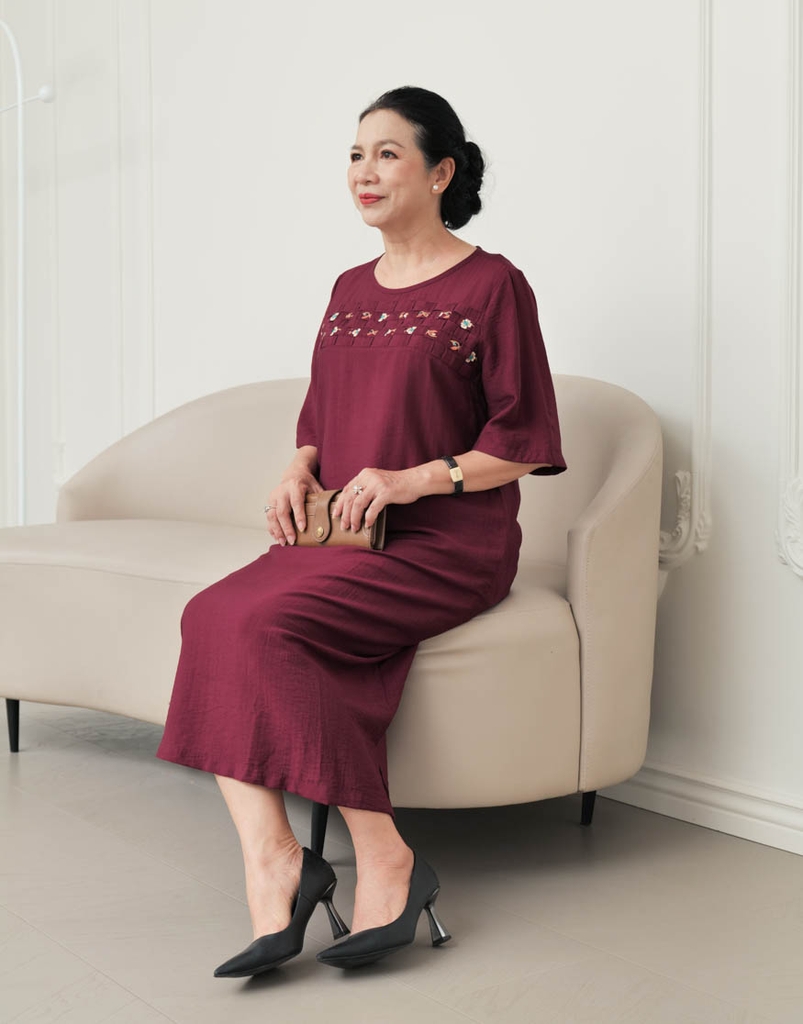 Đầm Thêu Đan Dây Vải Lụa Hàn Swanlake - D11675LW01