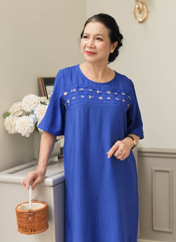 Đầm Thêu Đan Dây Vải Lụa Hàn Swanlake - D11675LW01
