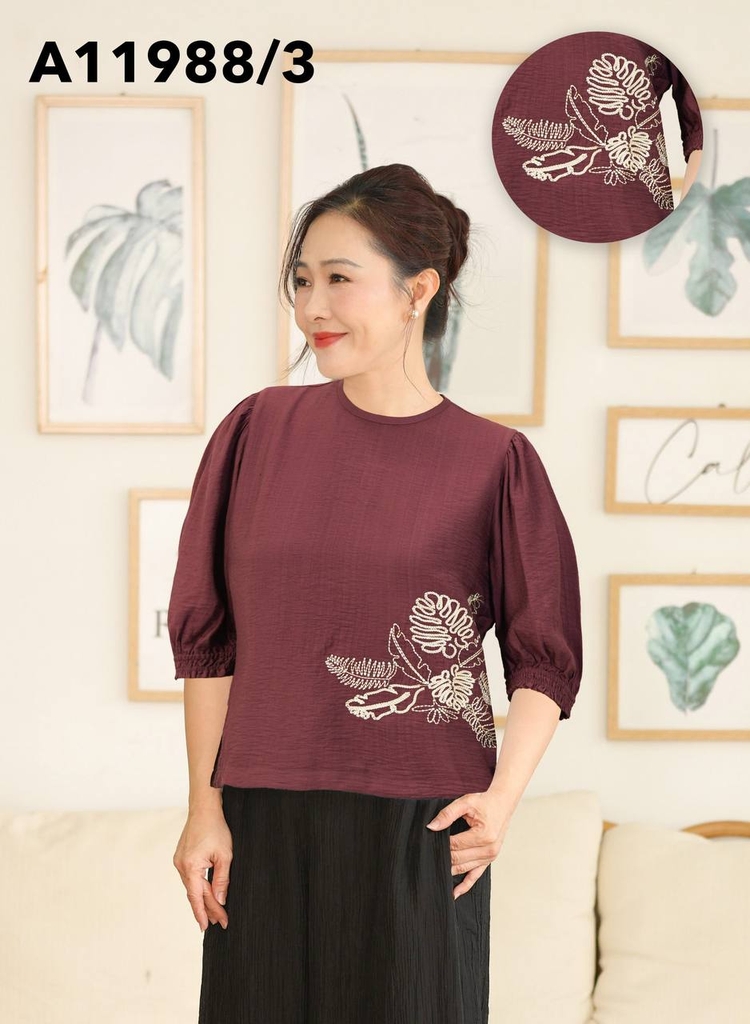 M-Collection - Áo Cổ Tròn Thêu Hoa Nhí Thêu Lụa Hàn - A11988LW01