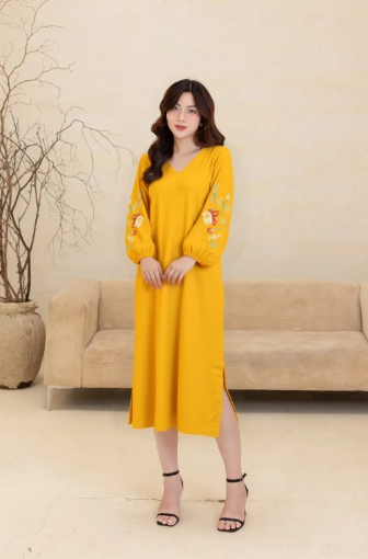 Đầm Midi Suông Xẻ Tà Cổ V Tay Lỡ Thêu Hoa Nổi Vải Linen D12131