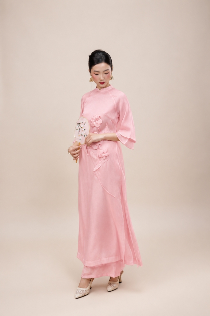 Áo Dài Cách Tân Vải Tơ Ánh Kim Đính Hoa 3D L13982LW01
