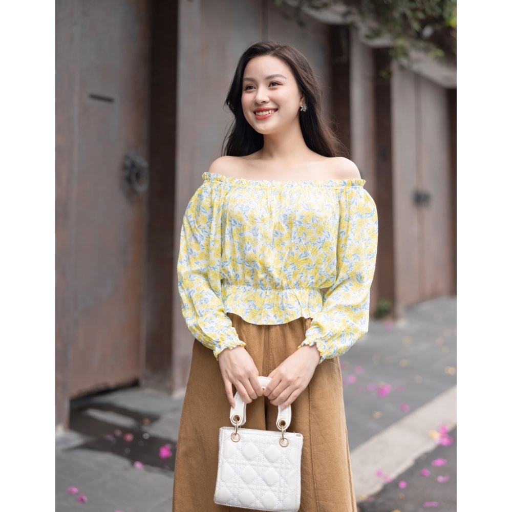 Áo Kiểu Croptop Trễ Vai Cotton Bông Swanlake - A10739LW10