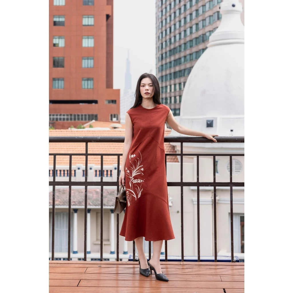 SWANLAKE | Váy Đầm Nữ Suông Sát Nách Cổ Tròn Đuôi Cá Vải Linen Thêu Hoa Cao Cấp Thanh Lịch D13313LW01