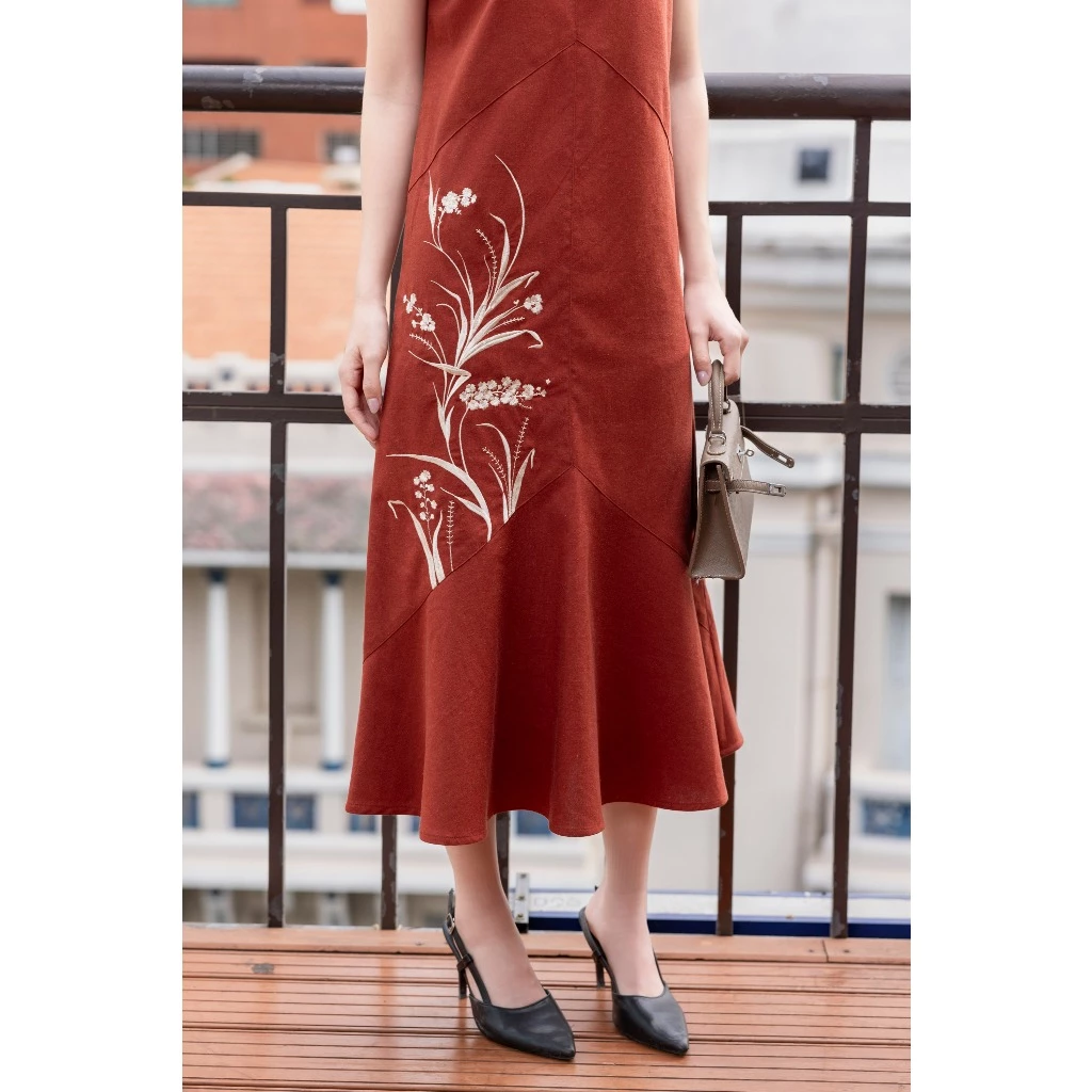 SWANLAKE | Váy Đầm Nữ Suông Sát Nách Cổ Tròn Đuôi Cá Vải Linen Thêu Hoa Cao Cấp Thanh Lịch D13313LW01