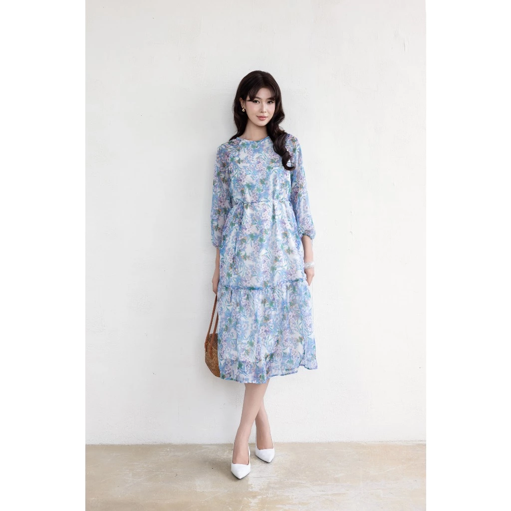 SWANLAKE | Váy Đầm Nữ Maxi Suông 2 Lớp Cổ Tròn Tay Dài Dây Thắt Eo Vải Tơ In Hoa Đi Biển Hè D13653LW01