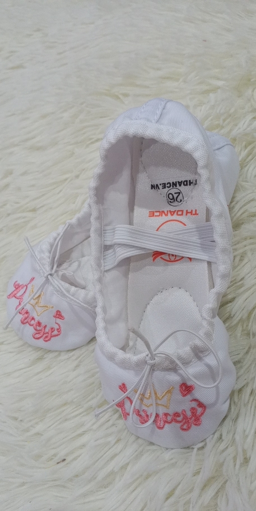 Giày Múa Ballet Thêu Chữ Trắng Vải