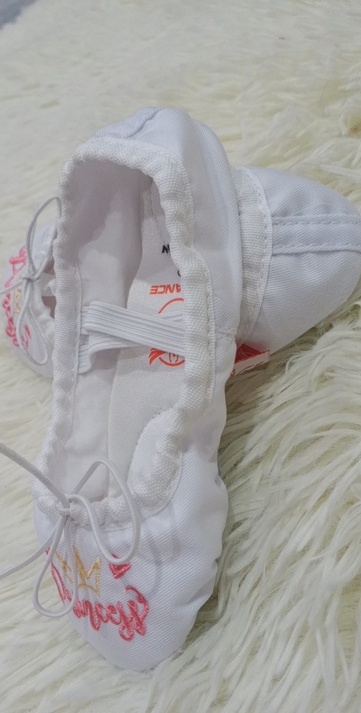 Giày Múa Ballet Thêu Chữ Trắng Vải
