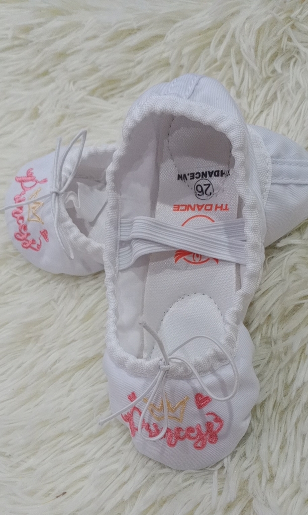 Giày Múa Ballet Thêu Chữ Trắng Vải