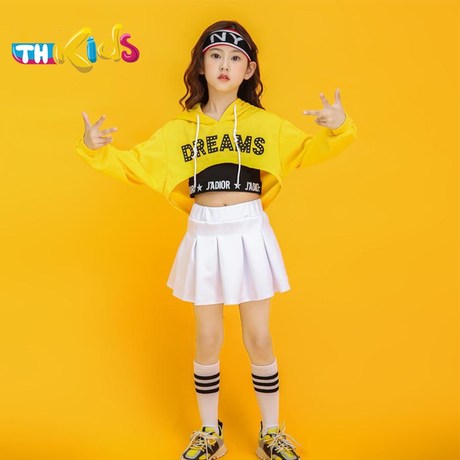 Set Bra Đen + Dreams Vàng + Chân Váy Trắng