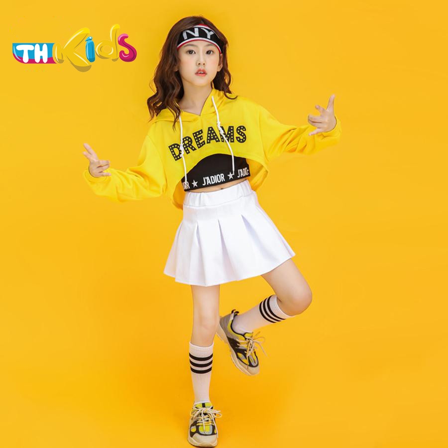 Set Bra Đen + Dreams Vàng + Chân Váy Trắng