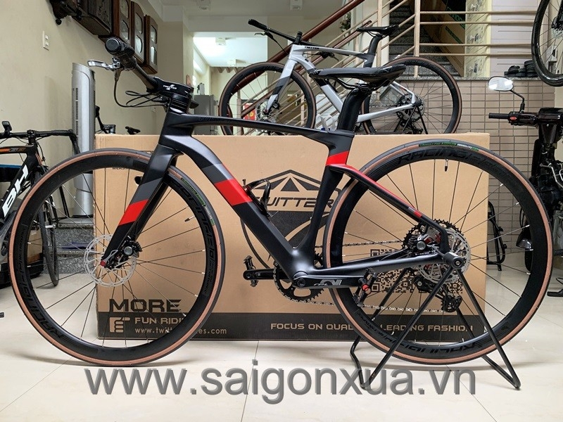 Xe đạp thể thao Road bike tay lái ngang TWITTER CYCLONE PRO DISC 2023