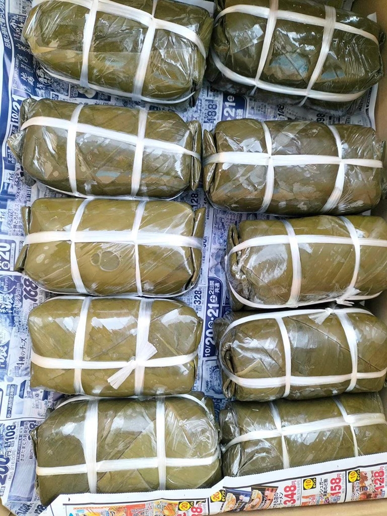 Giò lụa lá chuối