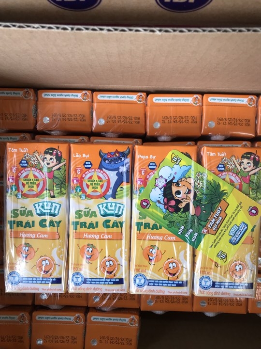 Sữa Kun vị cam ( hộp 180ml )