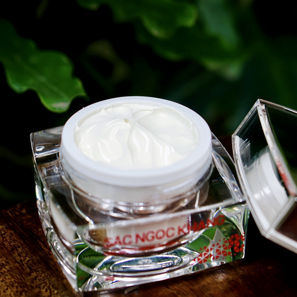 Kem Dưỡng Trắng Da Ban Ngày 5 in 1 - Sắc Ngọc Khang 30g