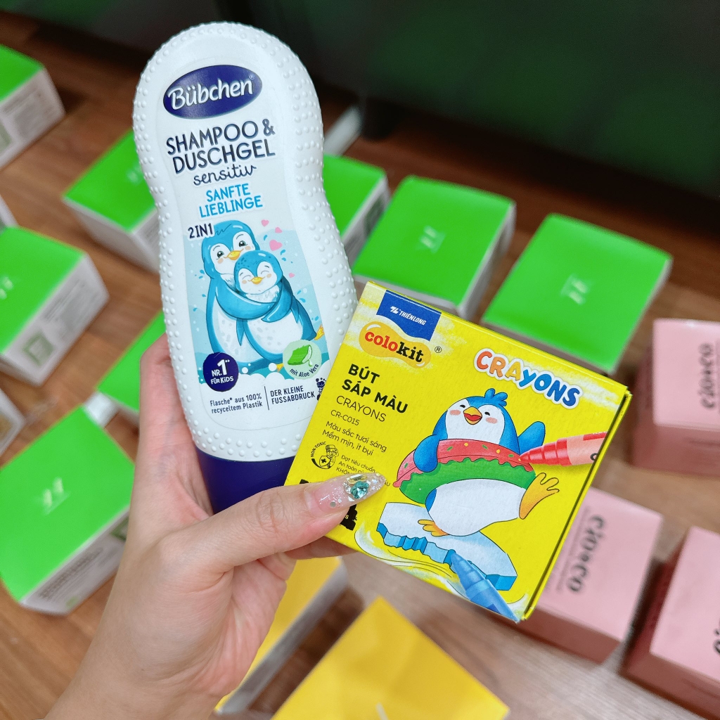 (Không vỏ) GEL TẮM GỘI BUBCHEN 2IN1 mua 1 chai 230ml tặng 1 hộp hộp màu Colokit CR-C015 (10 màu)