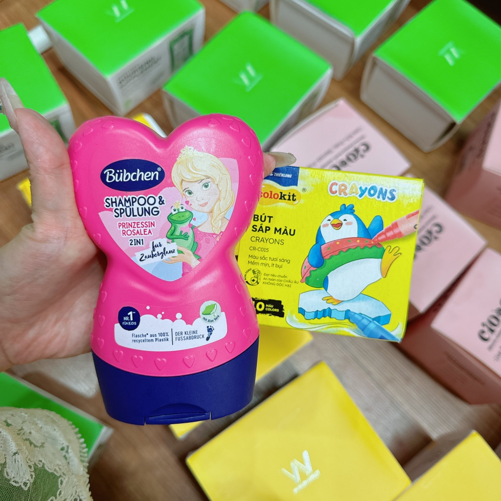 (Không vỏ) GEL TẮM GỘI BUBCHEN 2IN1 mua 1 chai 230ml tặng 1 hộp hộp màu Colokit CR-C015 (10 màu)