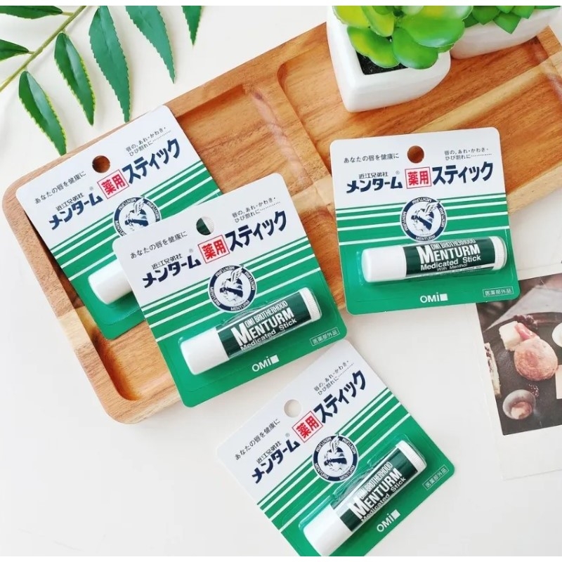 Son Dưỡng Ẩm Bạc Hà Dành Cho Môi Khô Và Nứt Nẻ Omi Brotherhood Menturm Nhật Bản (4g)