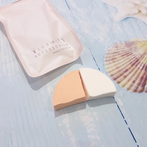 Bông Phấn Ướt Vacosi QUARTER SPONGE 2PCS Tam Giác Vuông BP11 (Bịch 2 Cái)