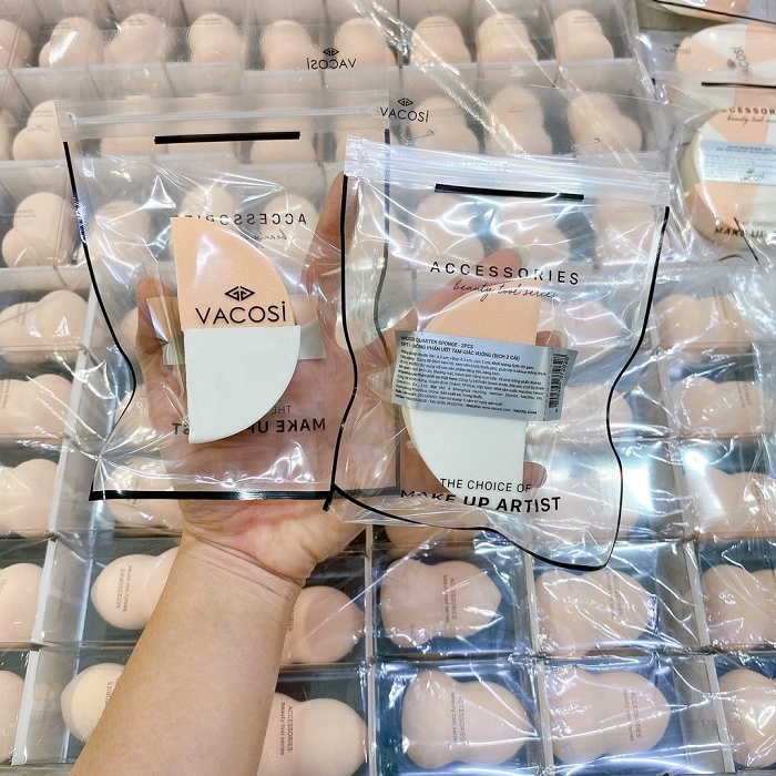 Bông Phấn Ướt Vacosi QUARTER SPONGE 2PCS Tam Giác Vuông BP11 (Bịch 2 Cái)