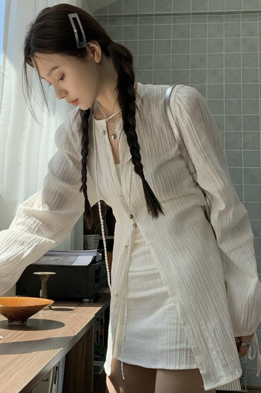 Áo sơ mi + chân váy phong cách retro Hồng Kông mùa hè