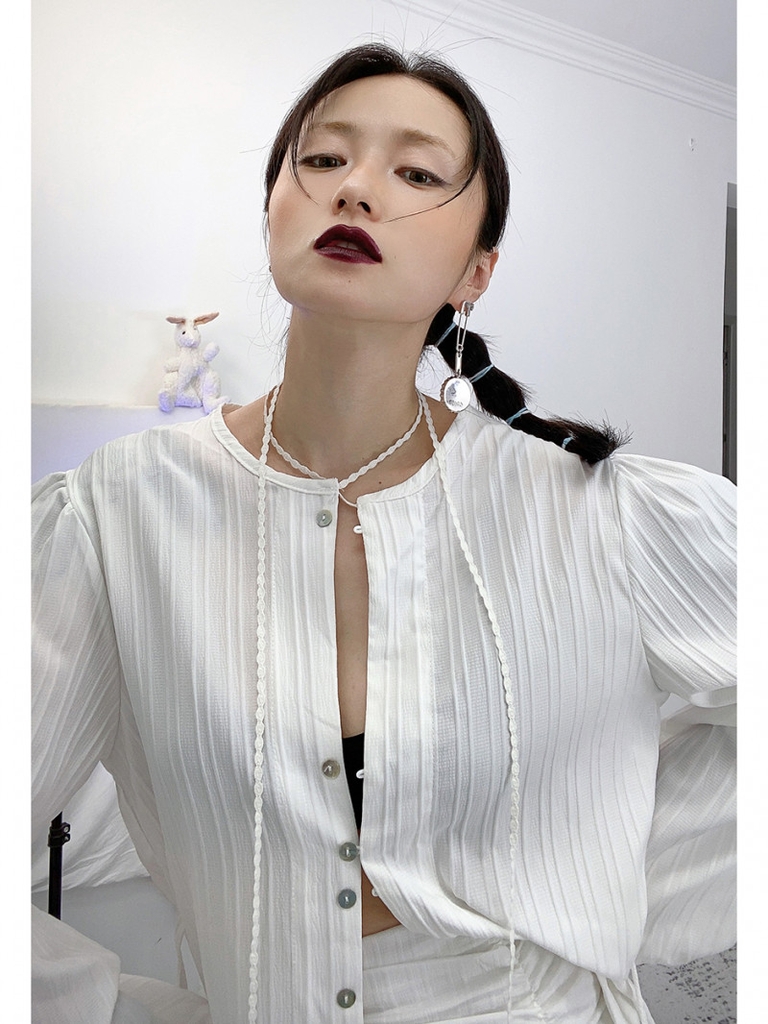 Áo sơ mi + chân váy phong cách retro Hồng Kông mùa hè