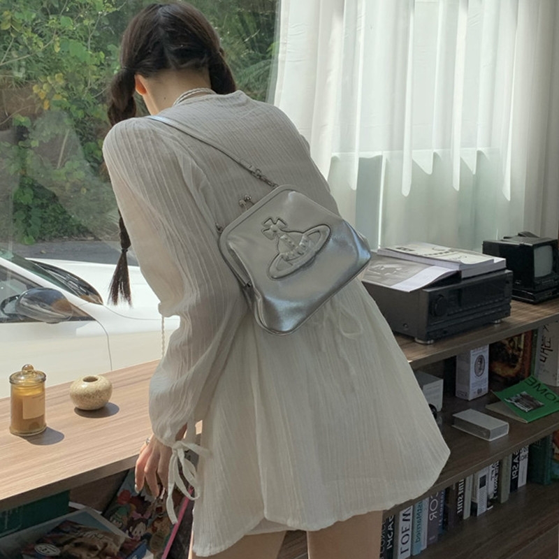 Áo sơ mi + chân váy phong cách retro Hồng Kông mùa hè