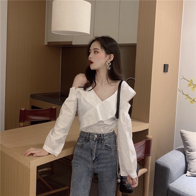 Học sao Việt diện mốt sơ mi lệch vai chuẩn không cần chỉnh  Báo Phụ Nữ
