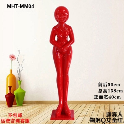 Tượng người cúi chào khách may mắn MHTMM