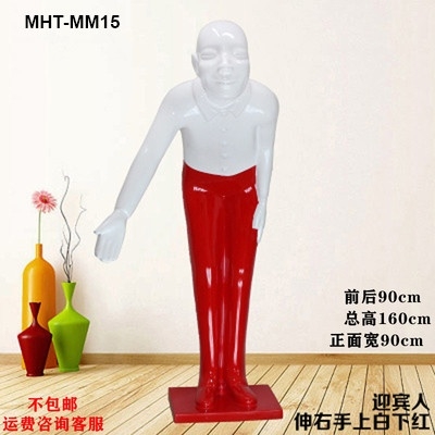 Tượng người cúi chào khách may mắn MHTMM