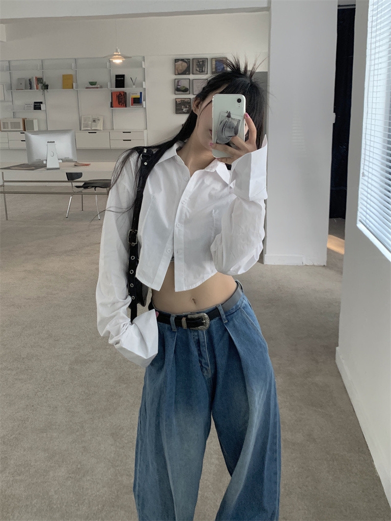 Sơ mi croptop thiết kế niche hot nhất 2023