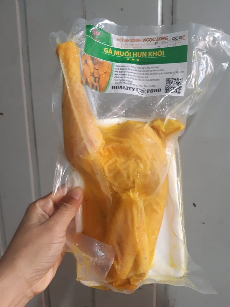 Gà ủ muối hoa tiêu Ngọc Long khay 1/2 con