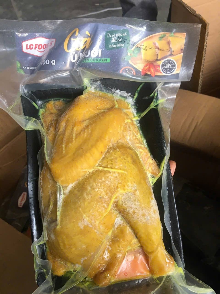 Gà ủ muối hoa tiêu LC khay 500gr  ( 1/2 con )