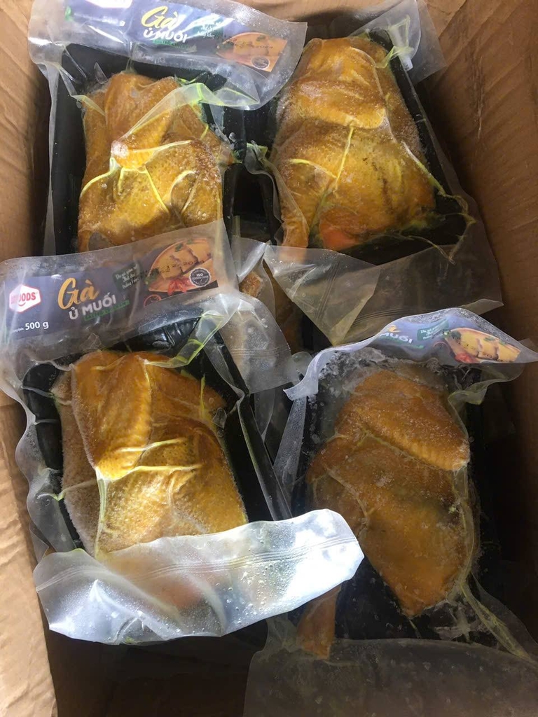 Gà ủ muối hoa tiêu LC khay 500gr  ( 1/2 con )