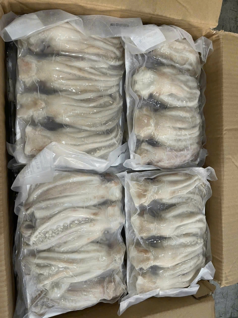 Râu mực khay 1kg net 600 (3-4 râu)